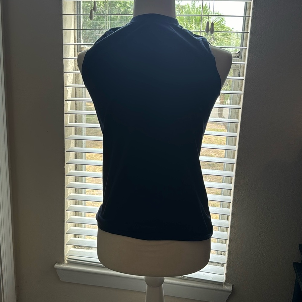 Boys size large 10/12 navy blue fruit of the loom tanktop. good condition: